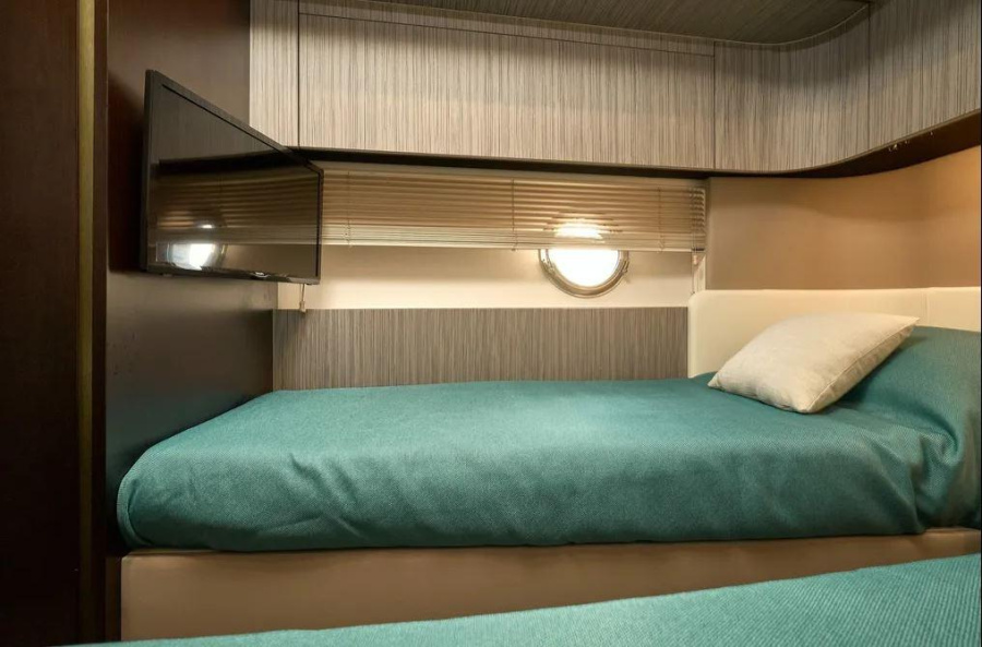 Photo #5 - Azimut 55 (Amparito IV) en Podstrana - 21146