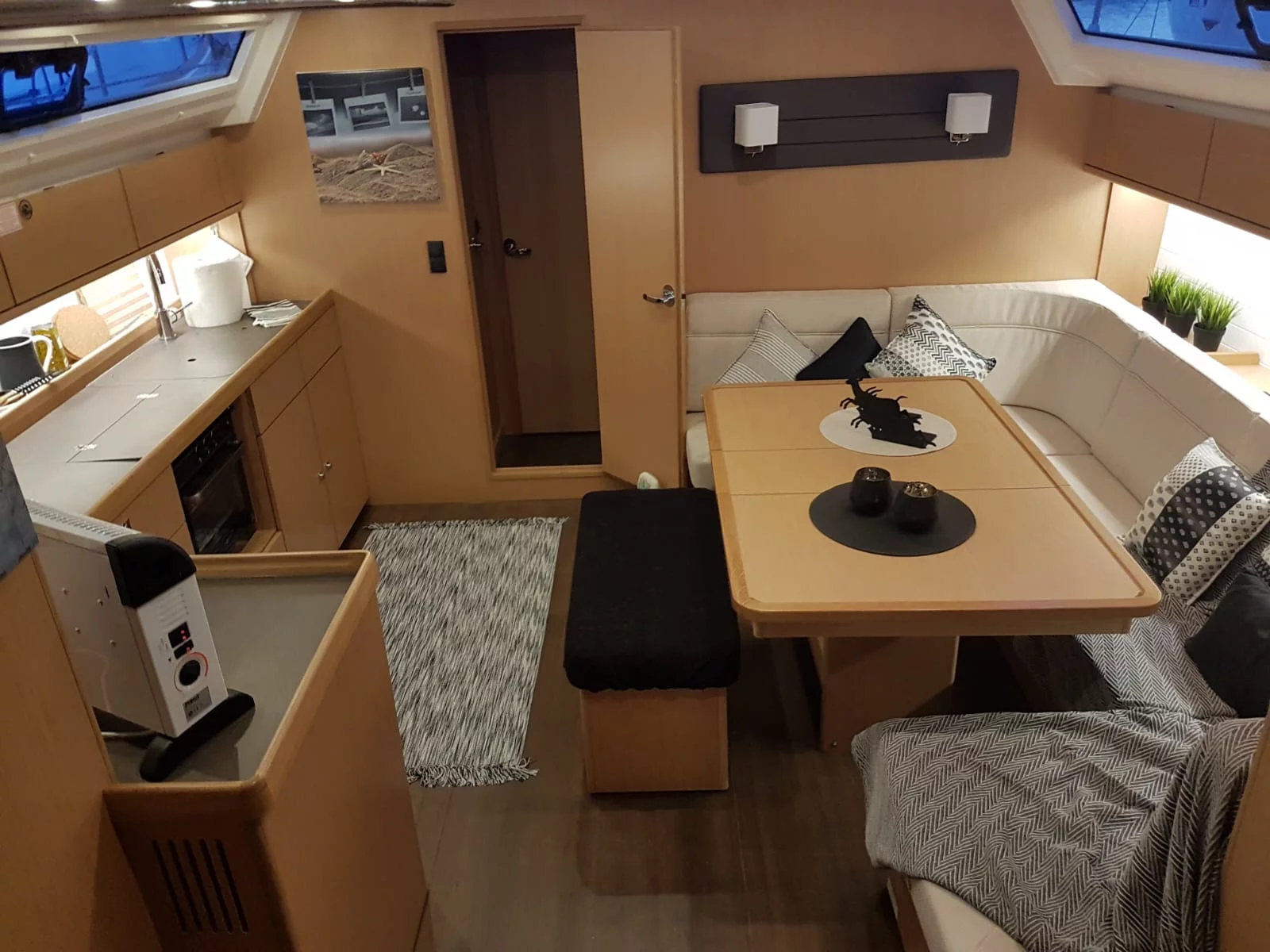 Bavaria 46 (No name) Interior image - 4