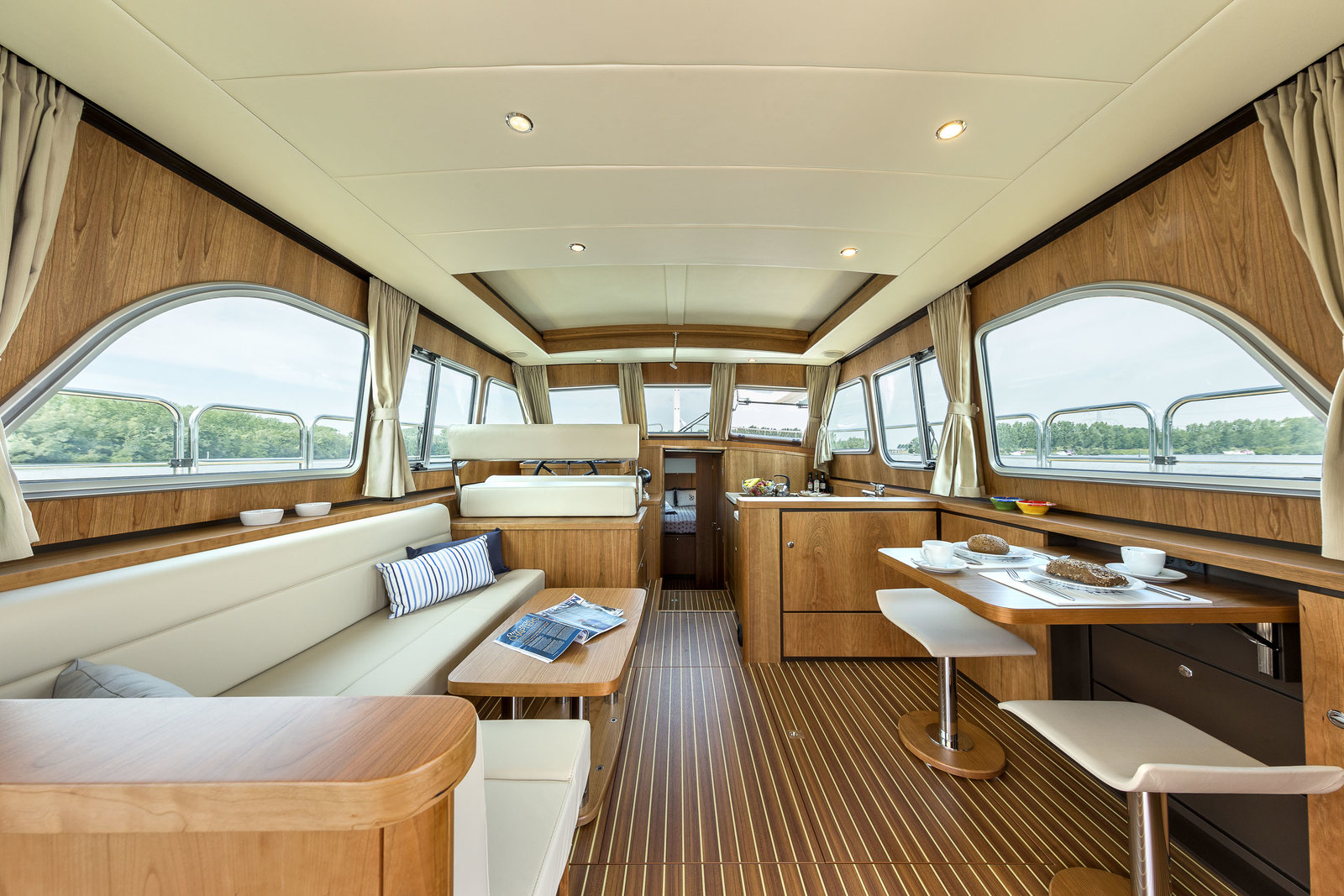 Photo #15 - Linssen Grand Sturdy 40.0 Sedan (Liberty) in Friezenwijk - 21245