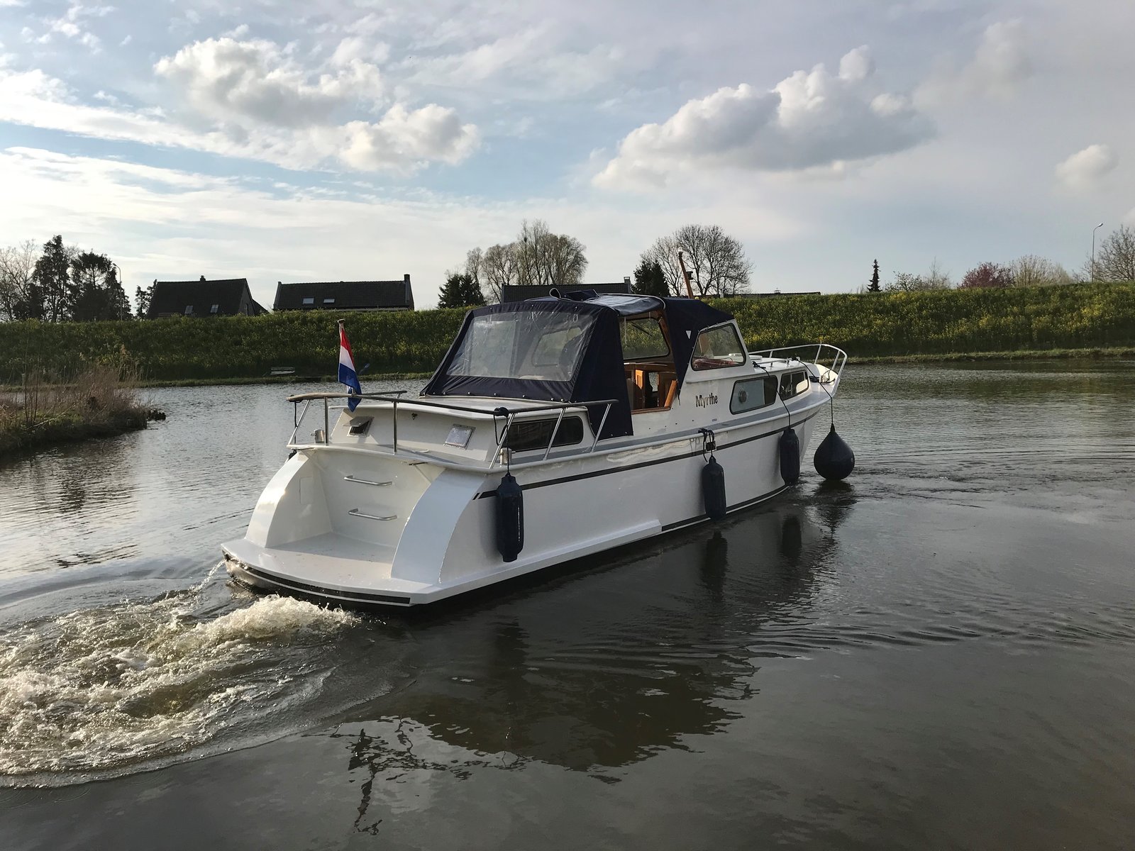 Photo #7 - Boarnkruiser 920 (Myrthe) en Friezenwijk - 9251