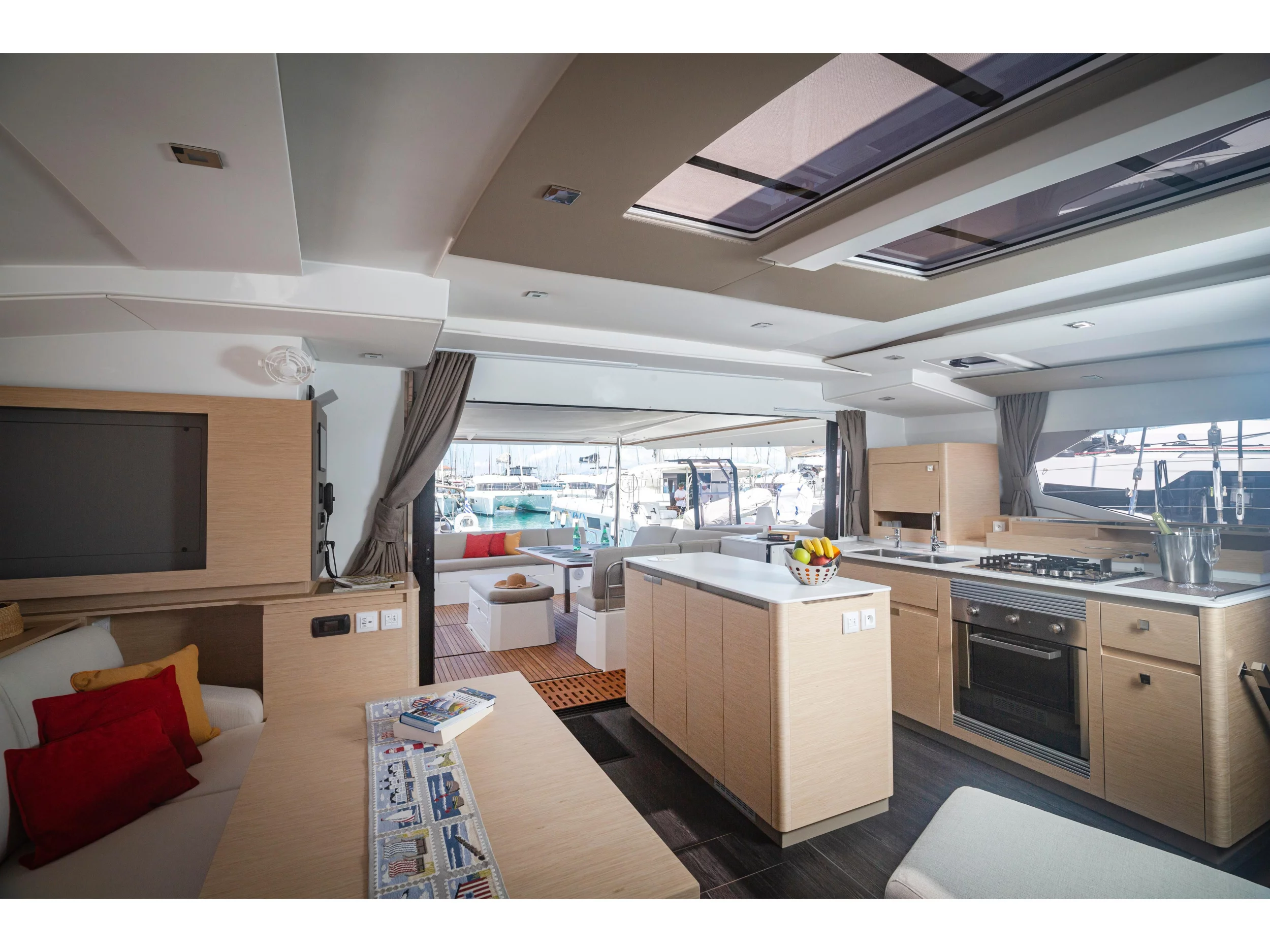 Aura 51 (Gentle Giant) Interior image - 15