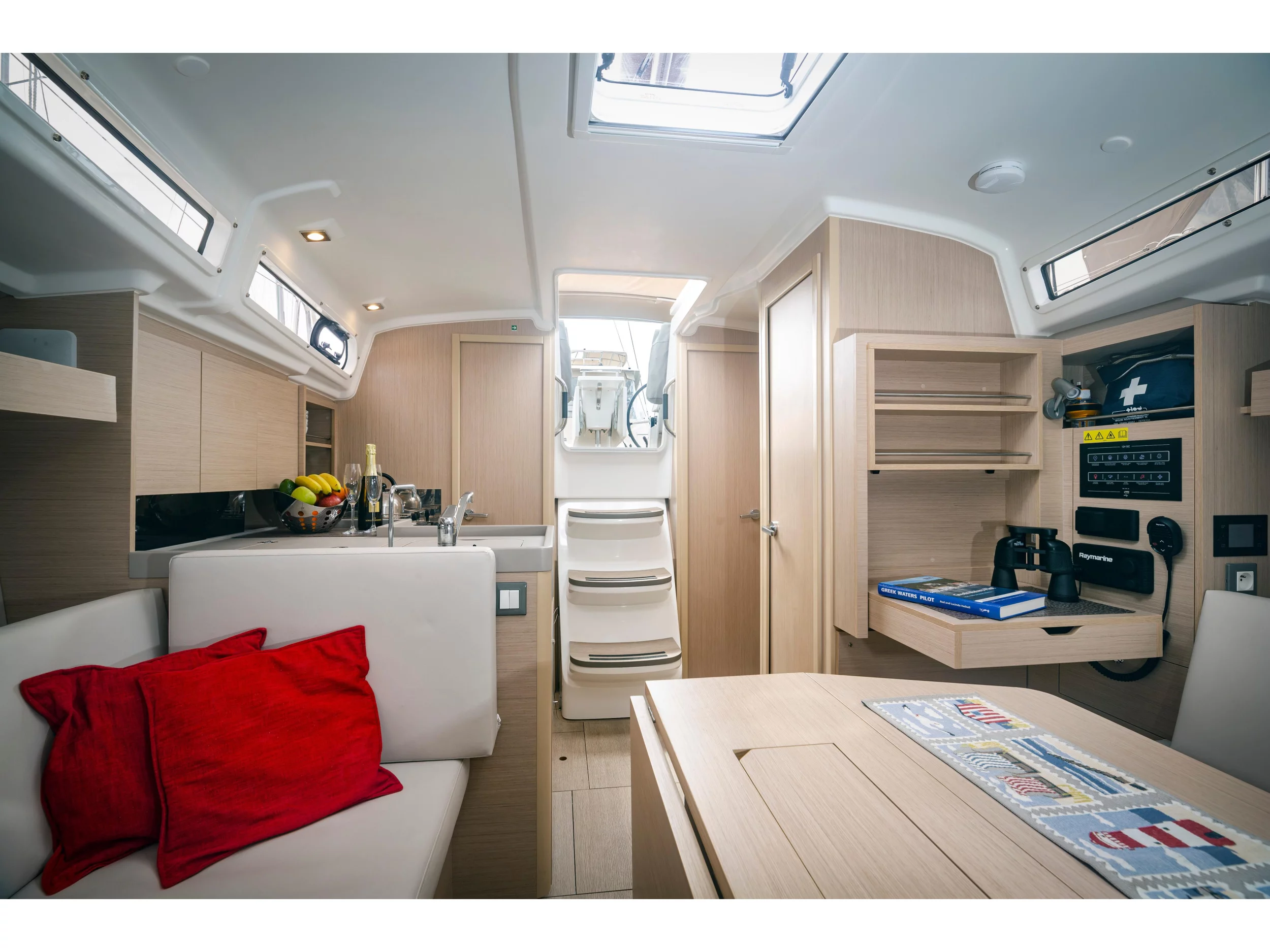 Oceanis 34.1 (Pink Floyd) Interior image - 7