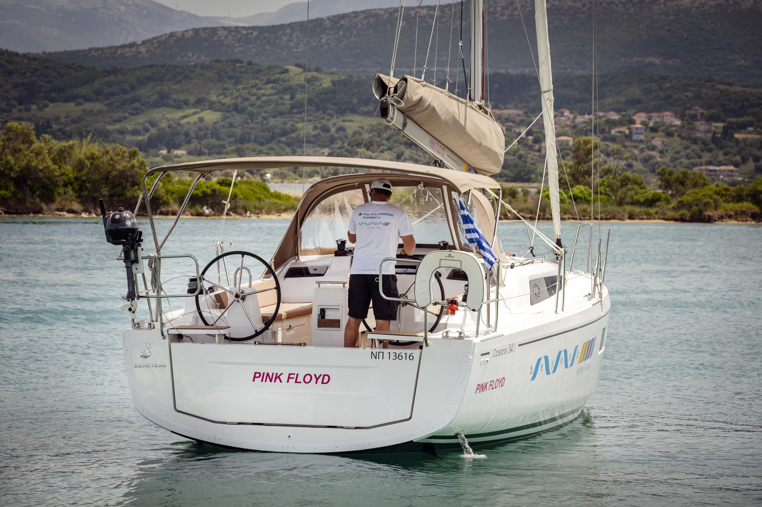 Oceanis 34.1 (Pink Floyd)  - 8