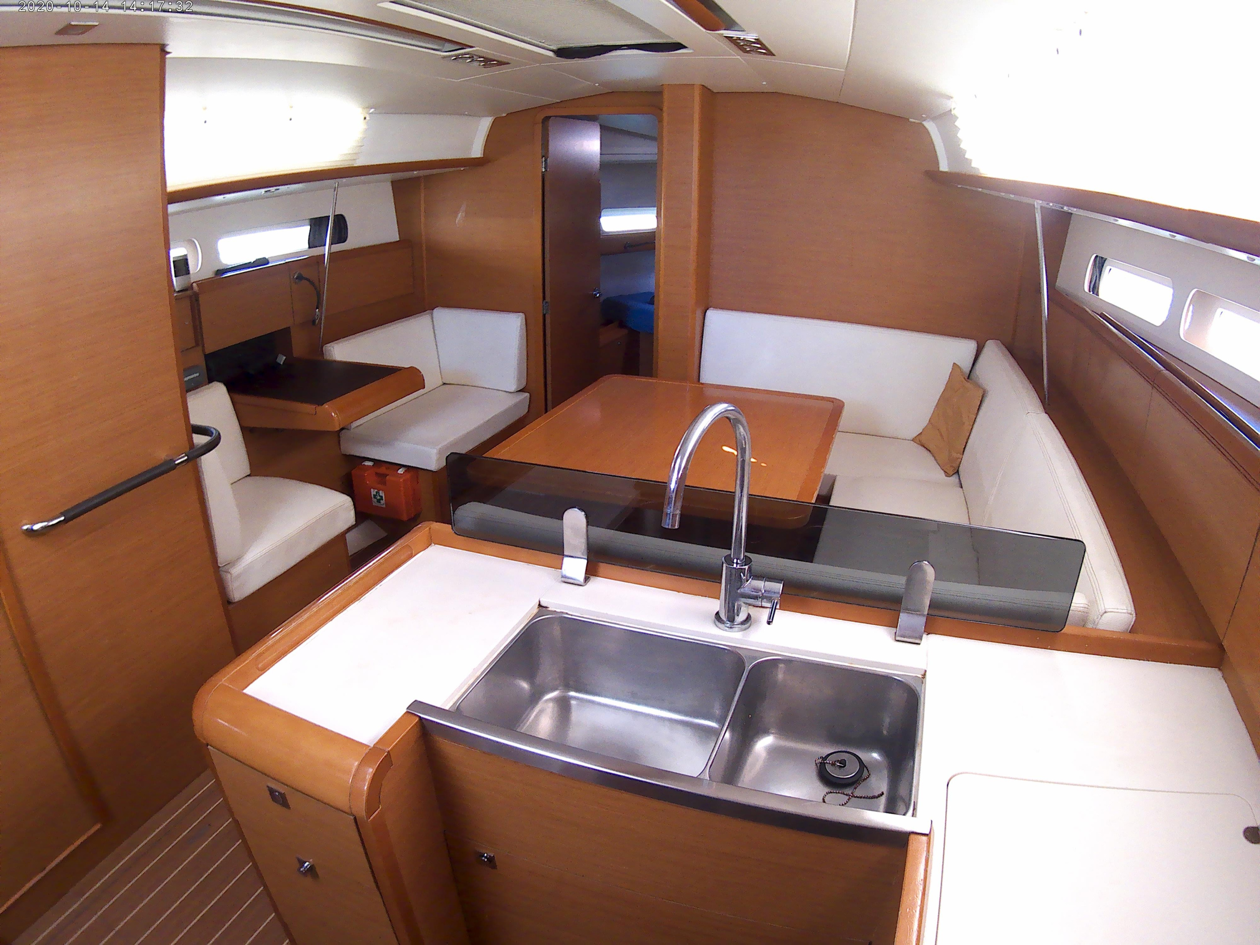 Photo #4 - Sun Odyssey 409 (Traveller) in Corfu - 15511