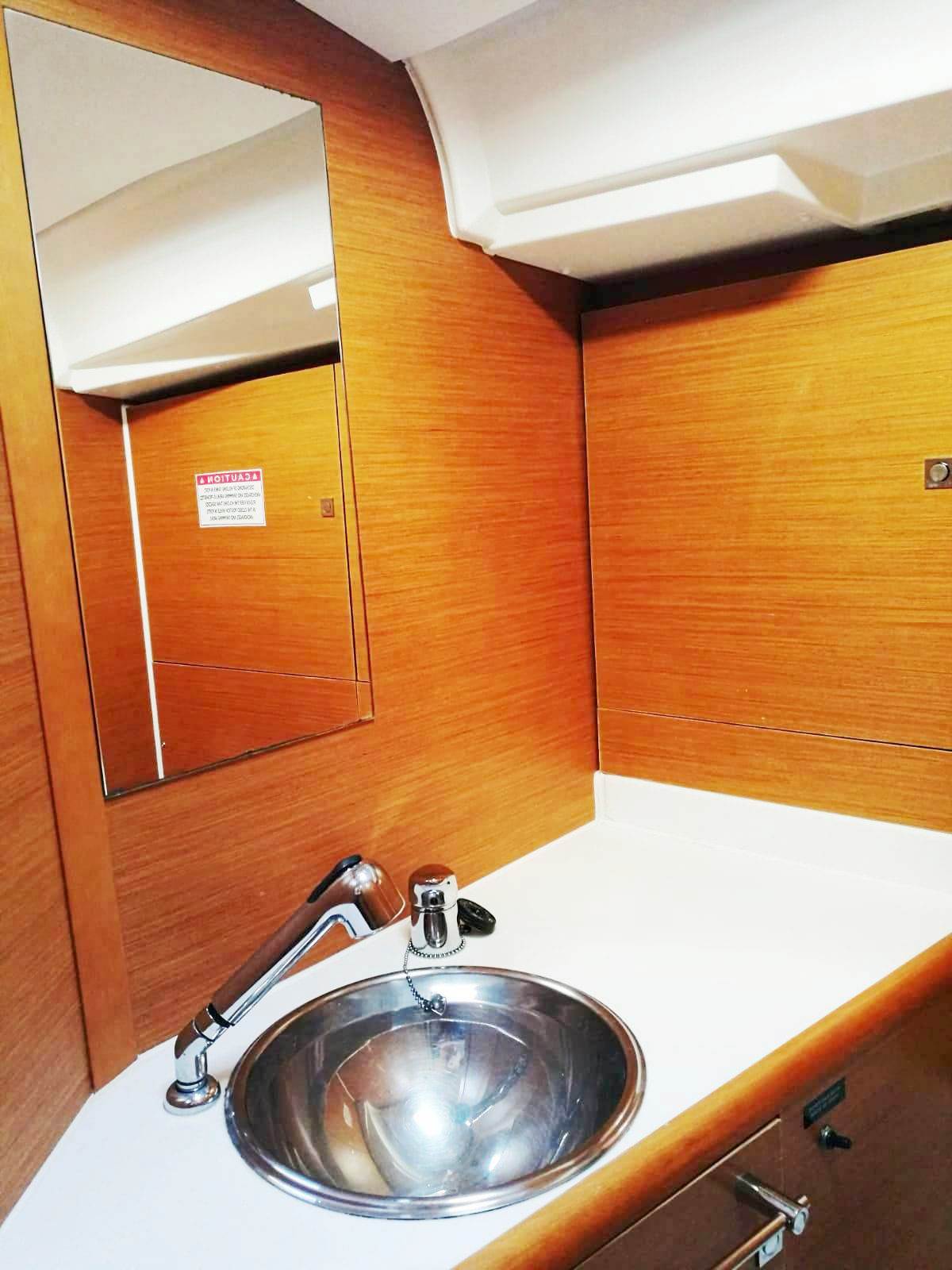 Photo #6 - Sun Odyssey 409 (ARIES) en Baska Voda - 15832