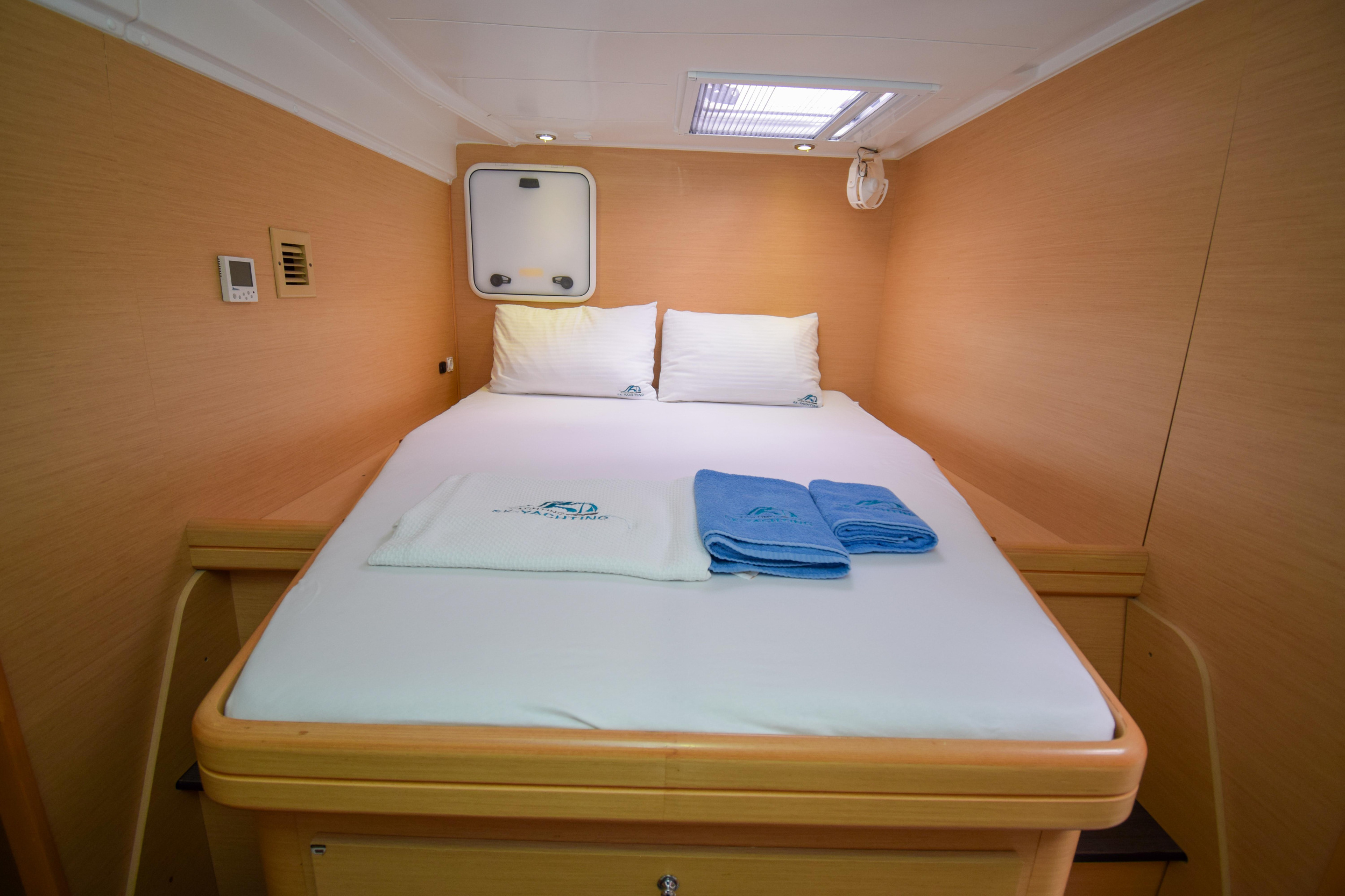 Photo #8 - Lagoon 421 (Rain Dogs) in Marmaris - 13135