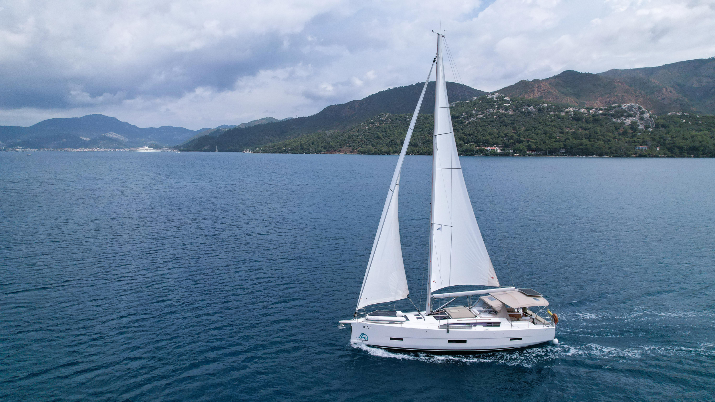 Photo #4 - Dufour 430 (Ida 1) in Marmaris - 19153