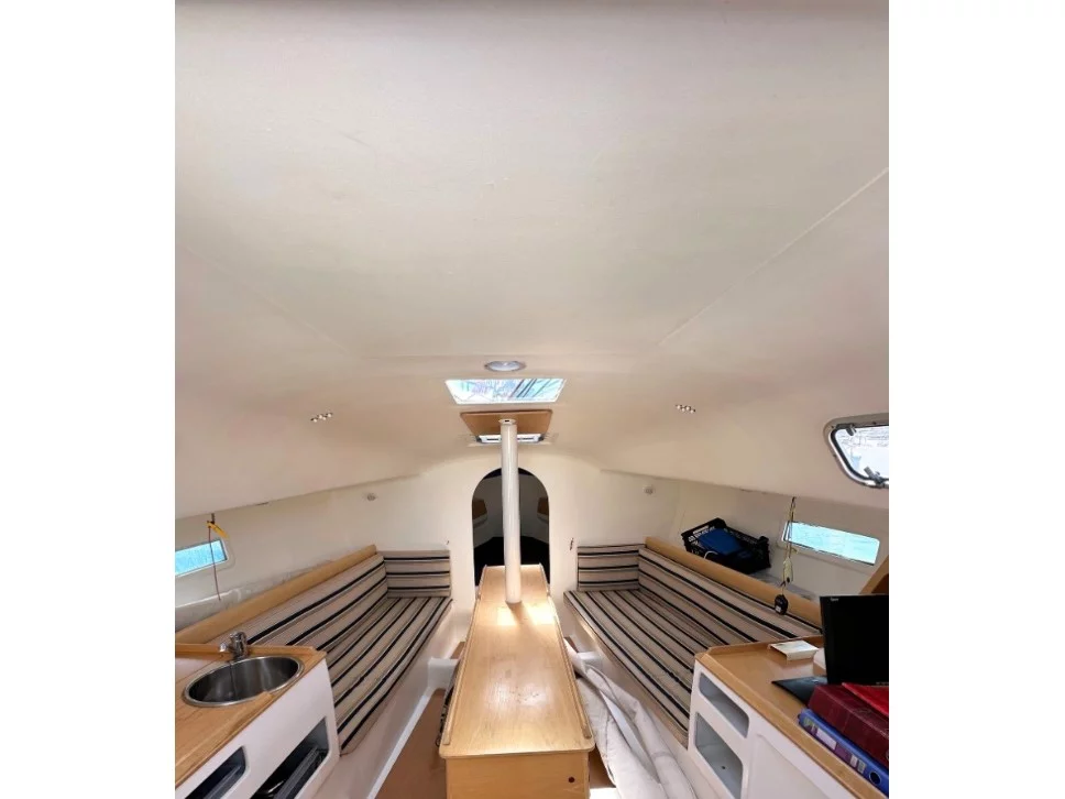 Pogo 10.5 (Ginger) Interior image - 1