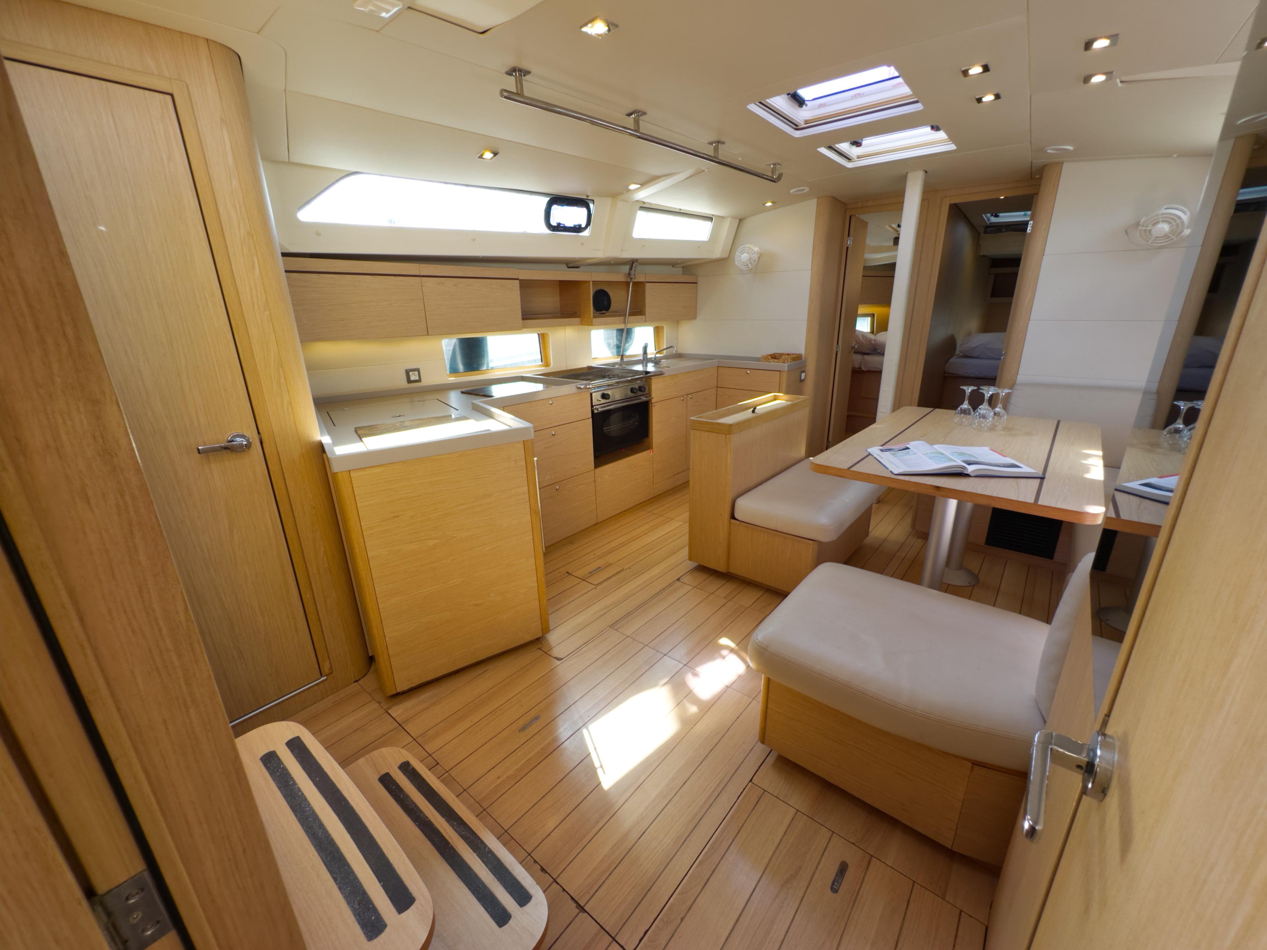 Photo #8 - Oceanis 46.1 (Sail Away (Refit 2025 - - Electric Heads)) en Athènes - 22707