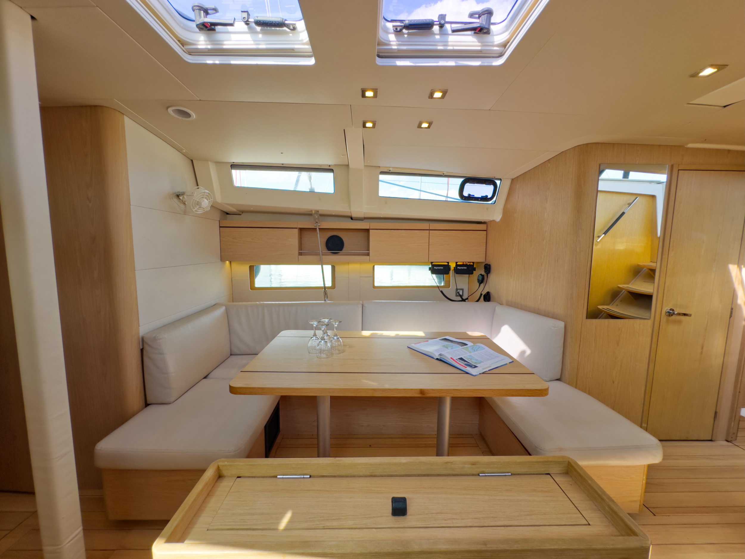 Photo #19 - Oceanis 46.1 (Sail Away (Refit 2025 - - Electric Heads)) en Athènes - 22707