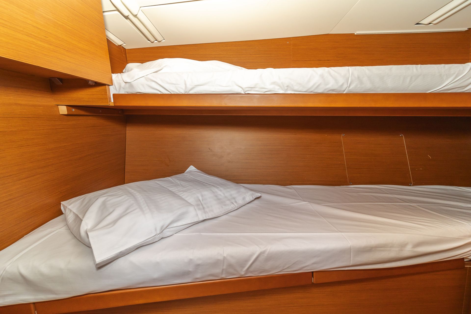 Photo #6 - Sun Odyssey 490 (Queens of Utrecht) in Lefkada - 21192