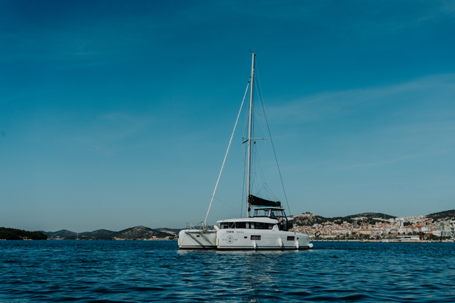 Photo #2 - Lagoon 42 (AMELIA) in Sibenik - 3916