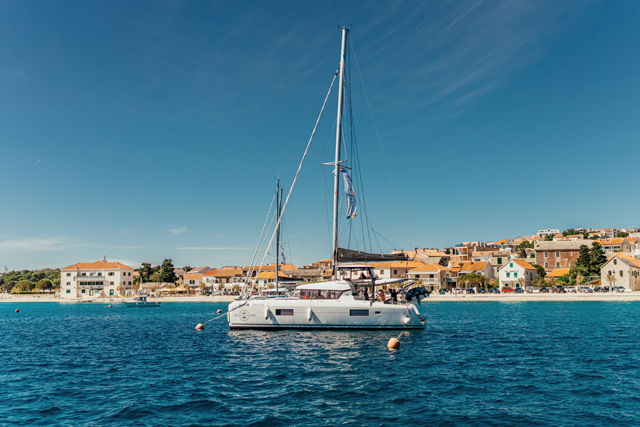Photo #35 - Lagoon 42 (AMELIA) in Sibenik - 3916