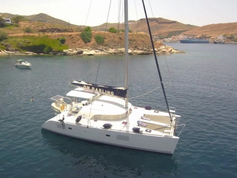 Lagoon 380 (Oh Darling | NEW engines, electric winch, solar panel)  - 7