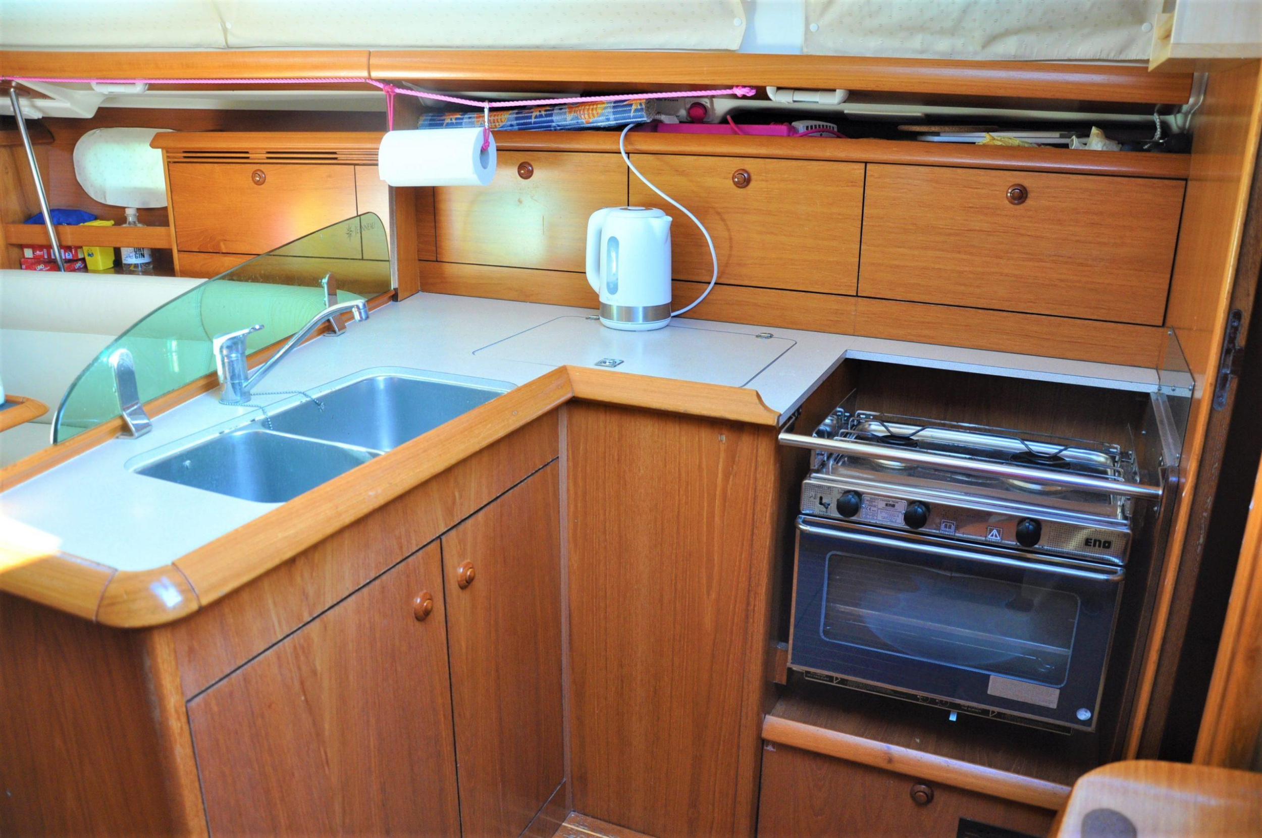 Photo #7 - Sun Odyssey 37 (Pink Pearl) in Izola - 21418