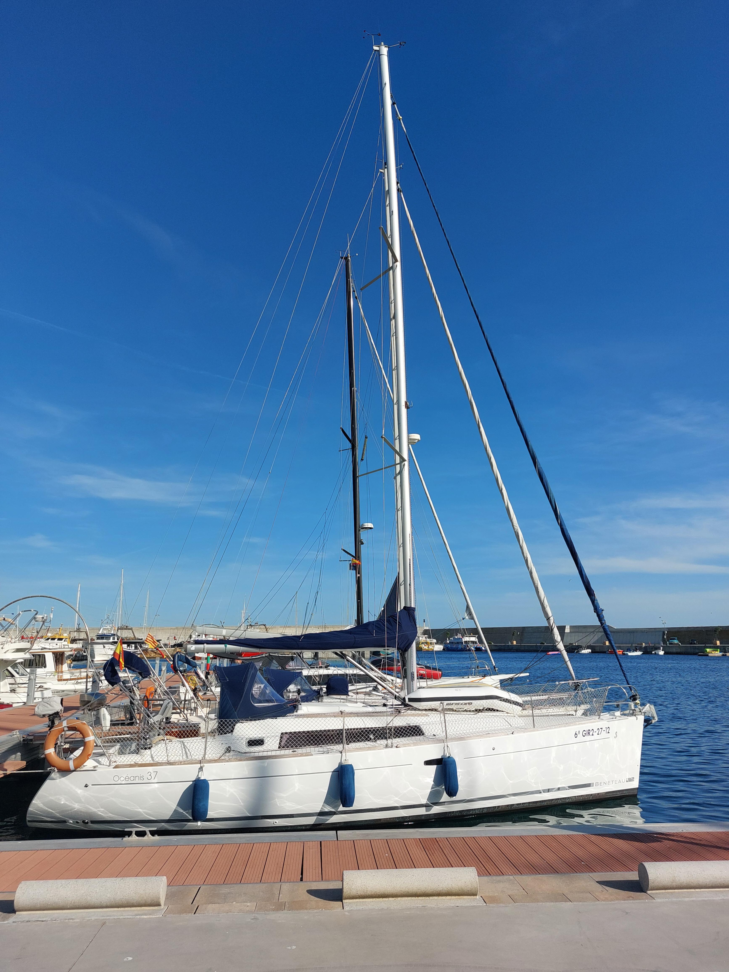 Photo #15 - Oceanis 37 (Tristaina) in Palamos - 21433