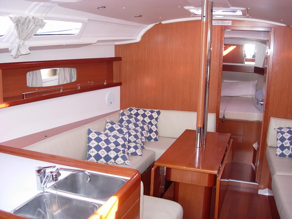 Photo #16 - Oceanis 37 (Tristaina) in Palamos - 21433