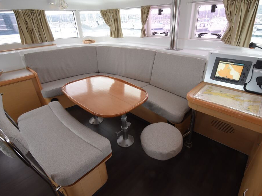 Photo #6 - Lagoon 440 (OCEANUS) in Krk - 21638