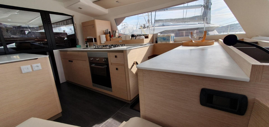 Photo #2 - Aura 51 (PRINCESS) in Trogir - 21240