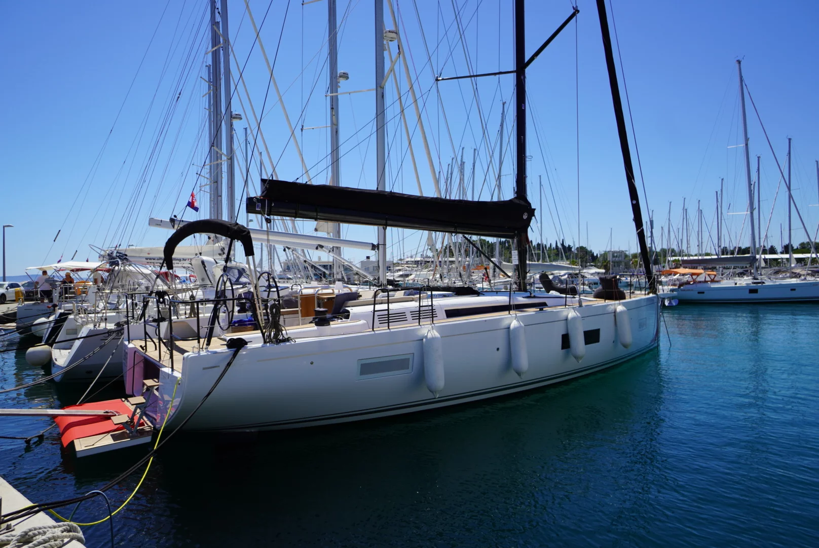 First Yacht 53 (ZENITH)  - 10