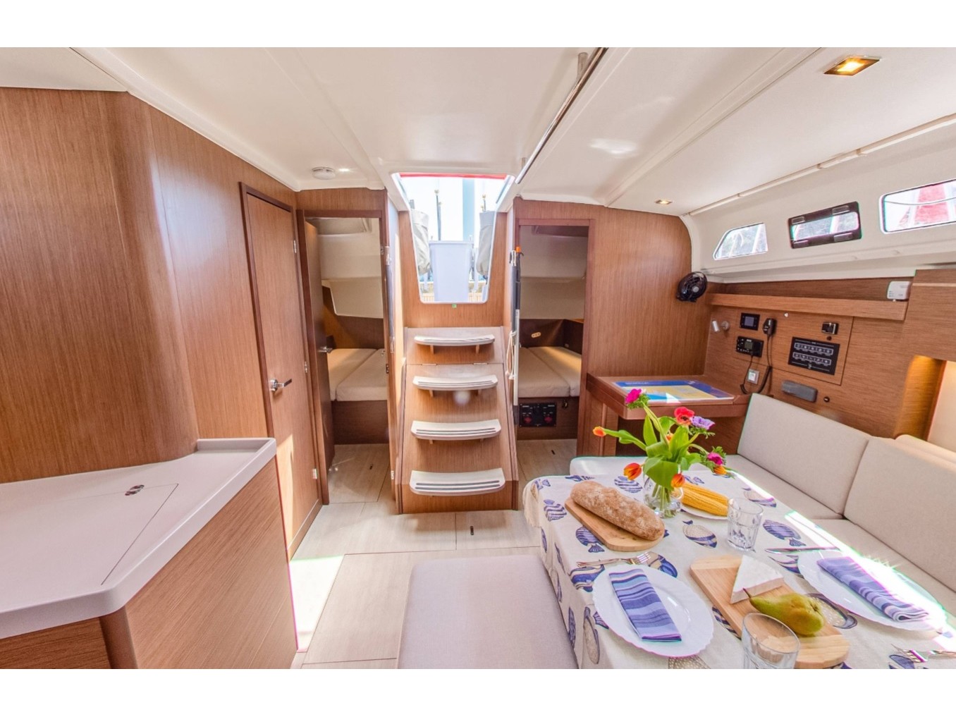 Photo #4 - Oceanis 40.1 - 4 cab (STARLIGHT) en Pomer - 16178