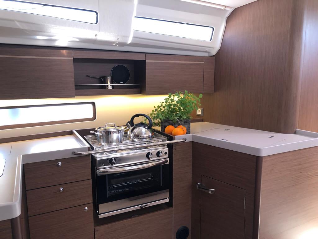 Photo #5 - Oceanis 40.1 - 4 cab (STARLIGHT) en Pomer - 16178