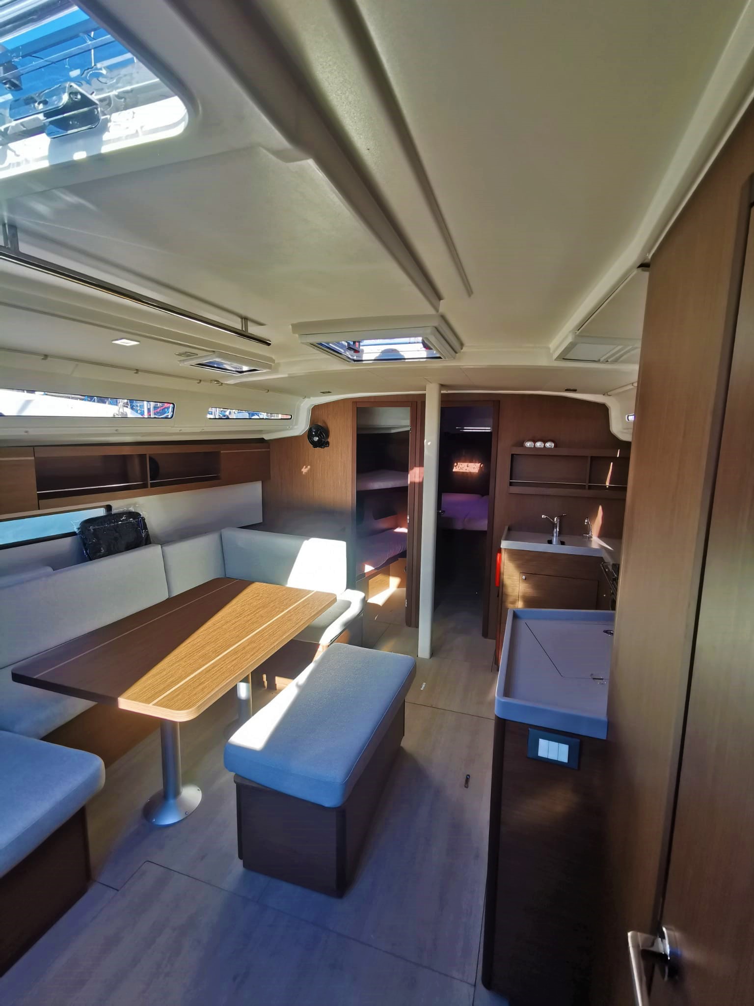 Photo #12 - Oceanis 40.1 - 4 cab (STARLIGHT) en Pomer - 16178