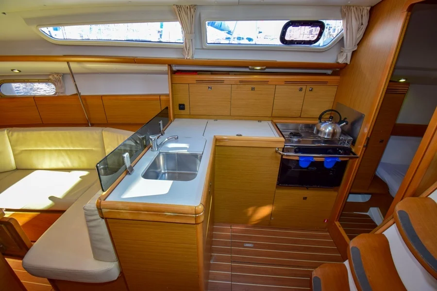 Photo #9 - Sun Odyssey 36i (Schnecke) en Marmaris - 18721