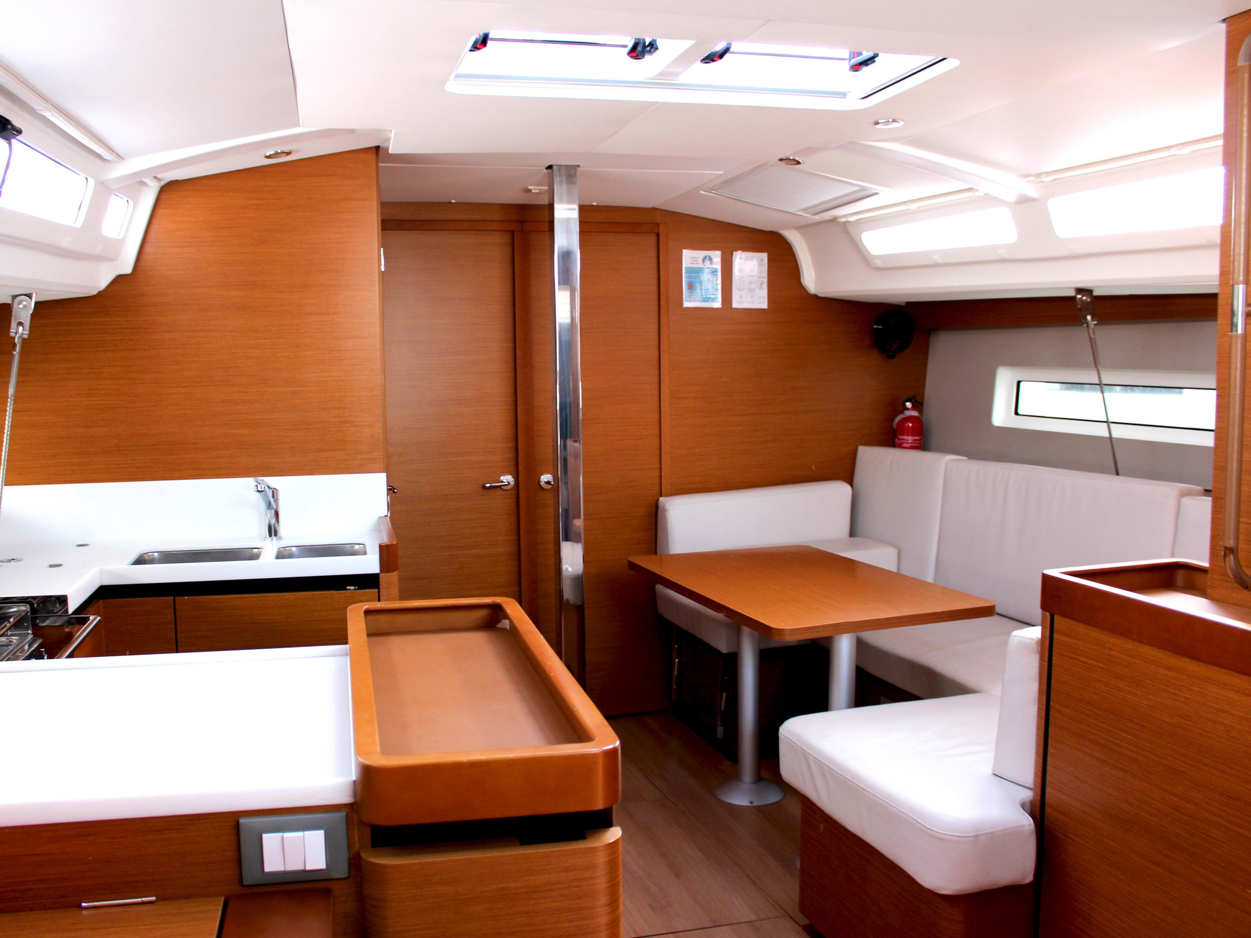 Photo #11 - Sun Odyssey 440 () in Raiatea - 9907