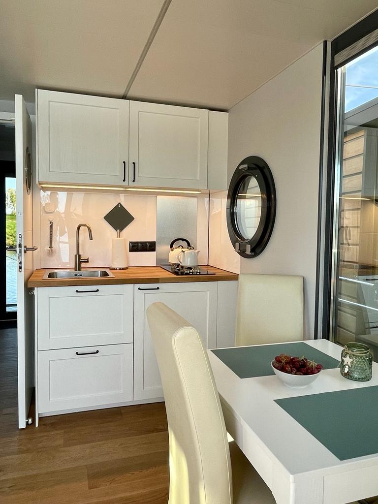 Photo #11 - Houseboat (La Marre Plus & Lamre M) (Hamburg) in Kinrooi - 21760