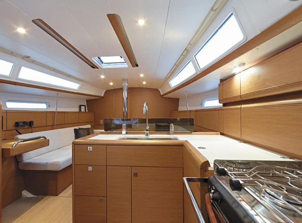 Photo #4 - Sun Odyssey 389 () en Lefkada - 10337