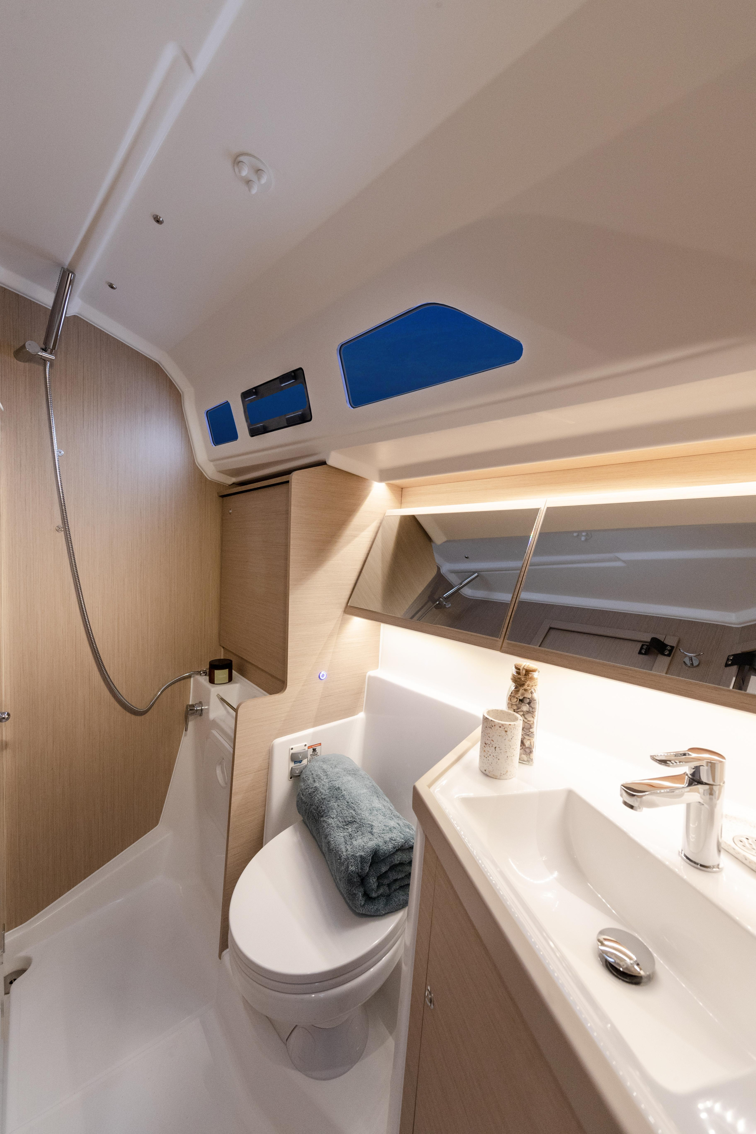 Photo #12 - Oceanis 40.1 () in Rodney Bay Marina - 18133