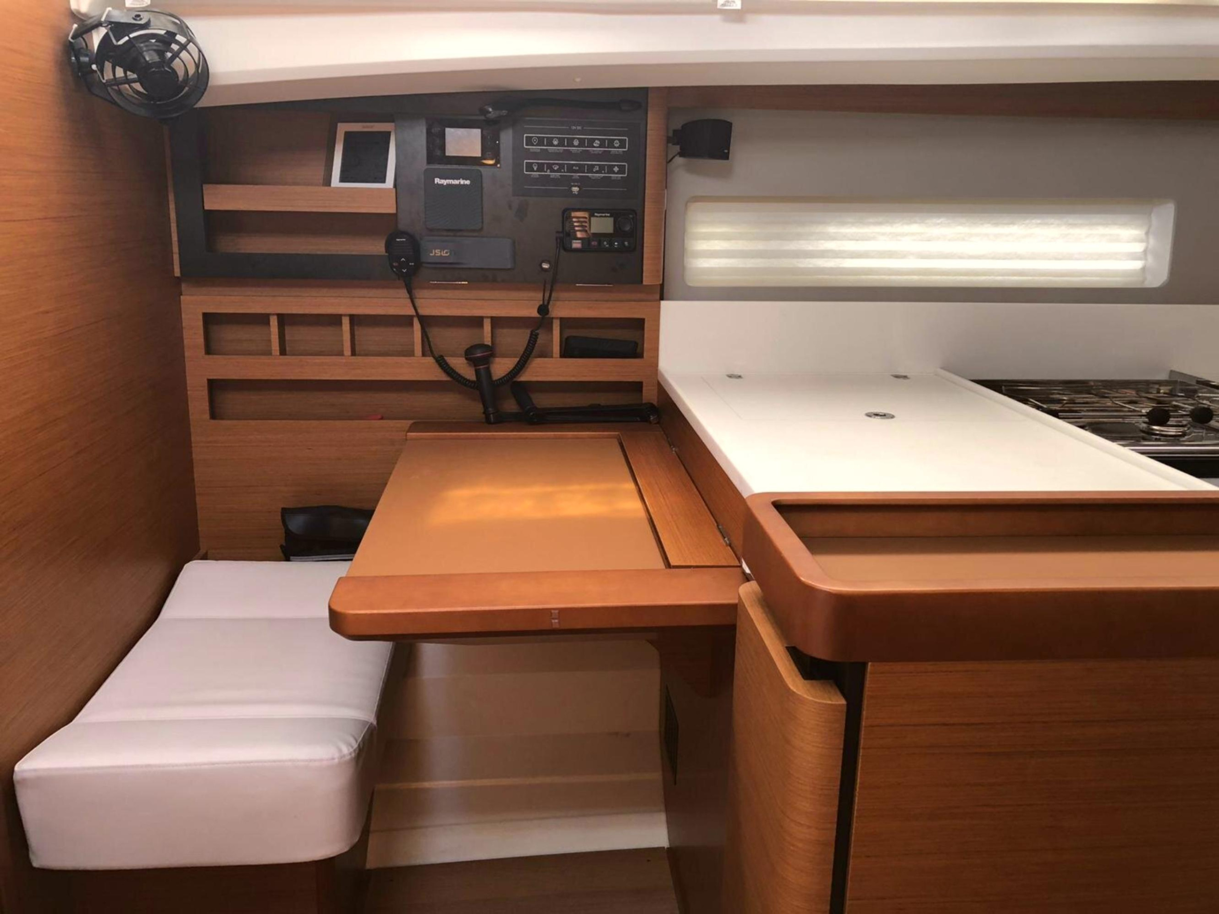 Photo #9 - Sun Odyssey 440 (Obi Wan Kenobi) in Rom - 20110