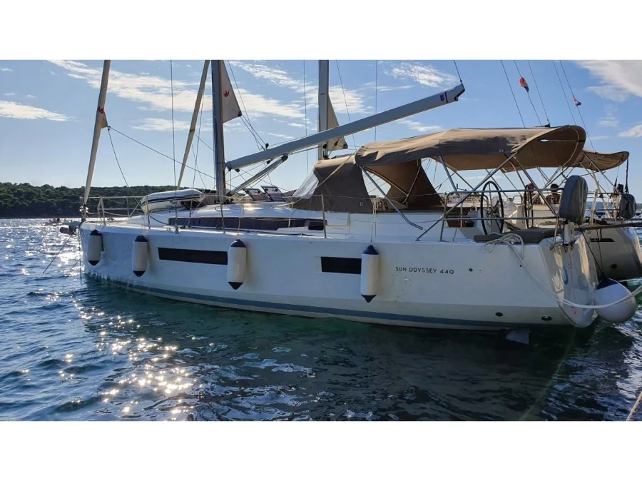 Sun Odyssey 440 (XOXO) Main image - 0