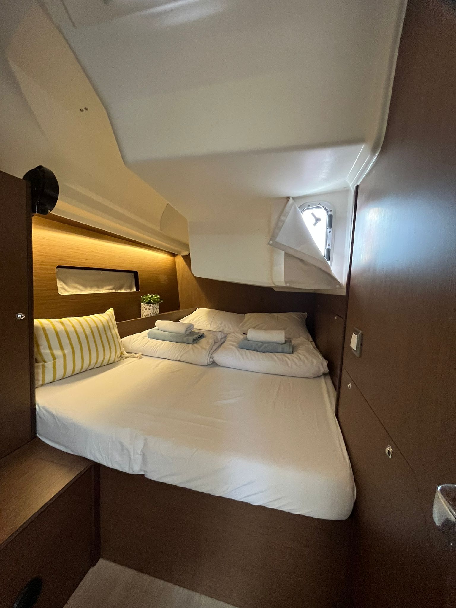 Photo #12 - Oceanis 40.1 (KOBE) en Pomer - 20440