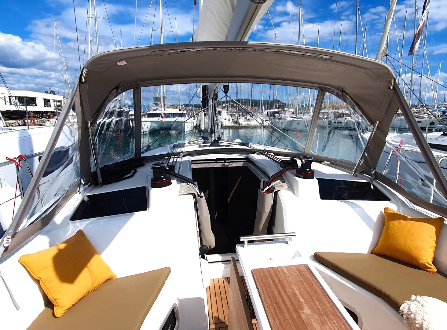 Oceanis 37.1 (BREEZE)  - 1