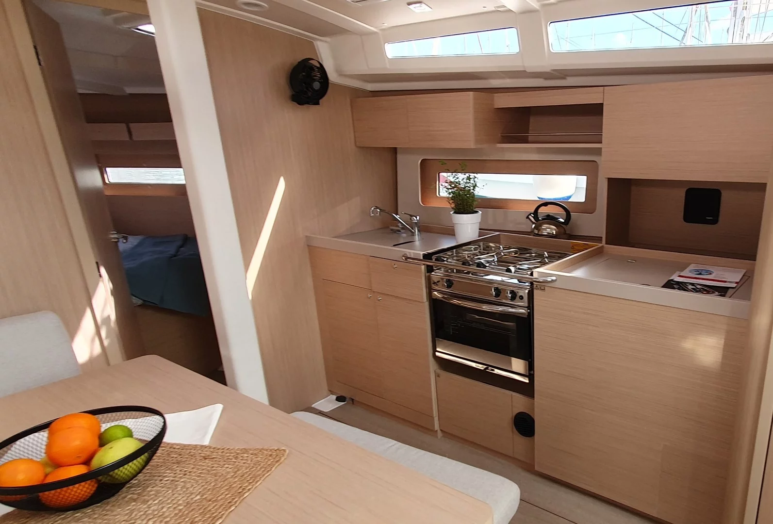 Oceanis 37.1 (BREEZE)  - 10