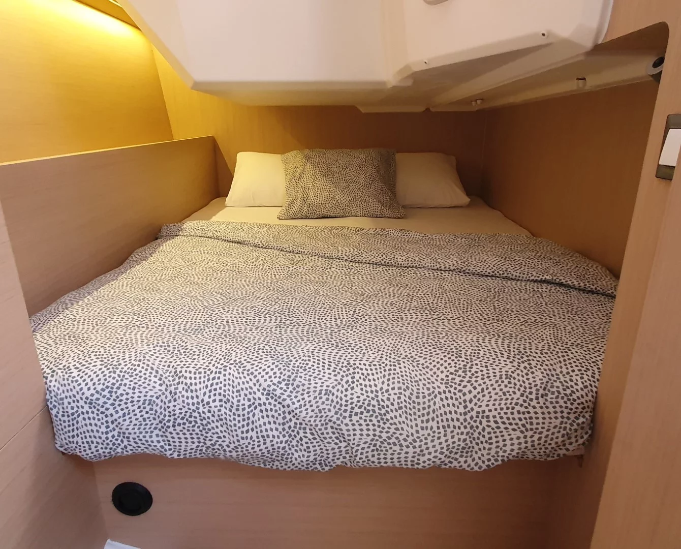 Oceanis 37.1 (BREEZE)  - 9