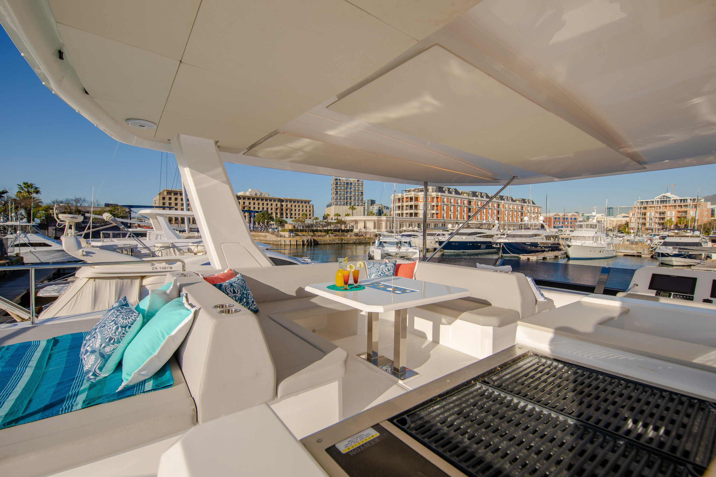 Photo #9 - Leopard 53 PC () en Marsh Harbour - 20570