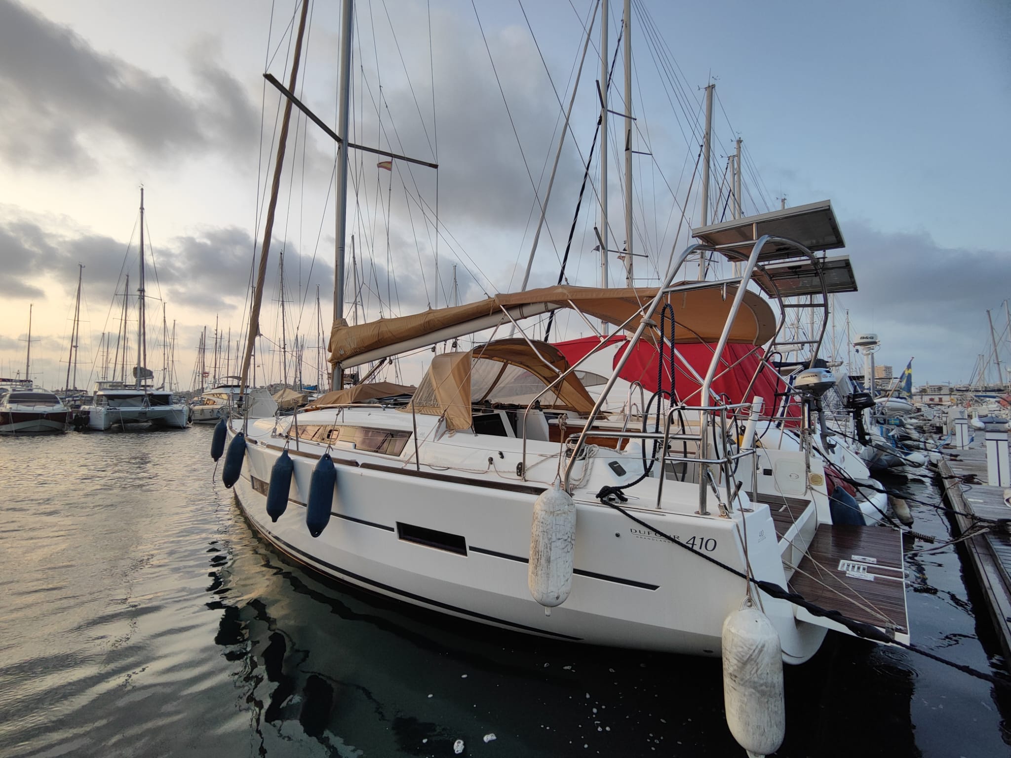 Photo #15 - Dufour 410 Grand Large (Keylam) in Ayamonte - 21769