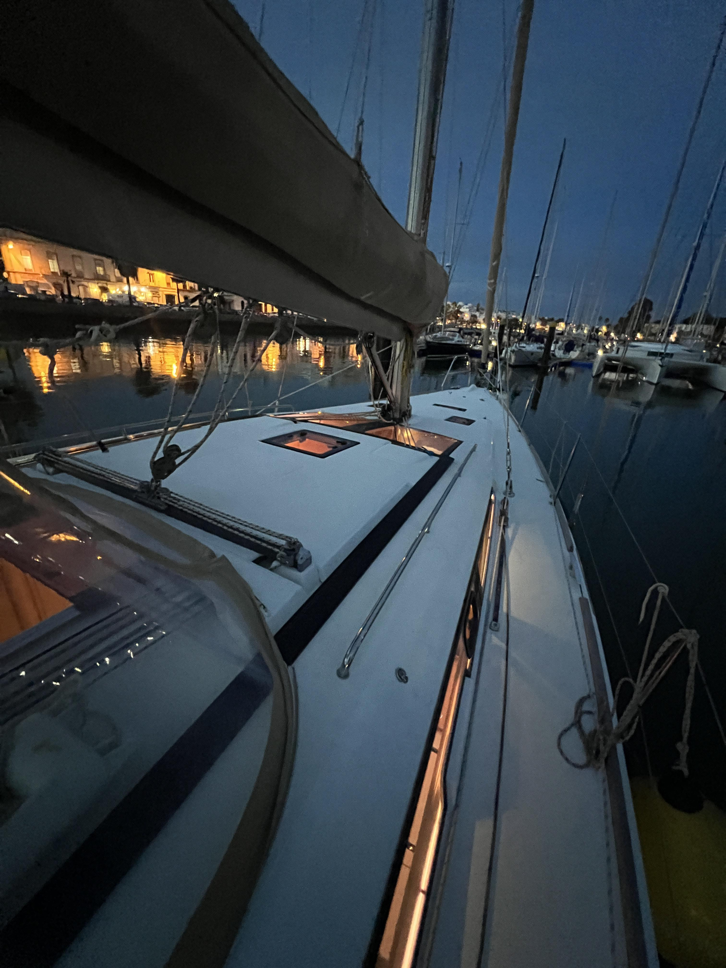 Photo #12 - Dufour 410 Grand Large (Keylam) in Ayamonte - 21769