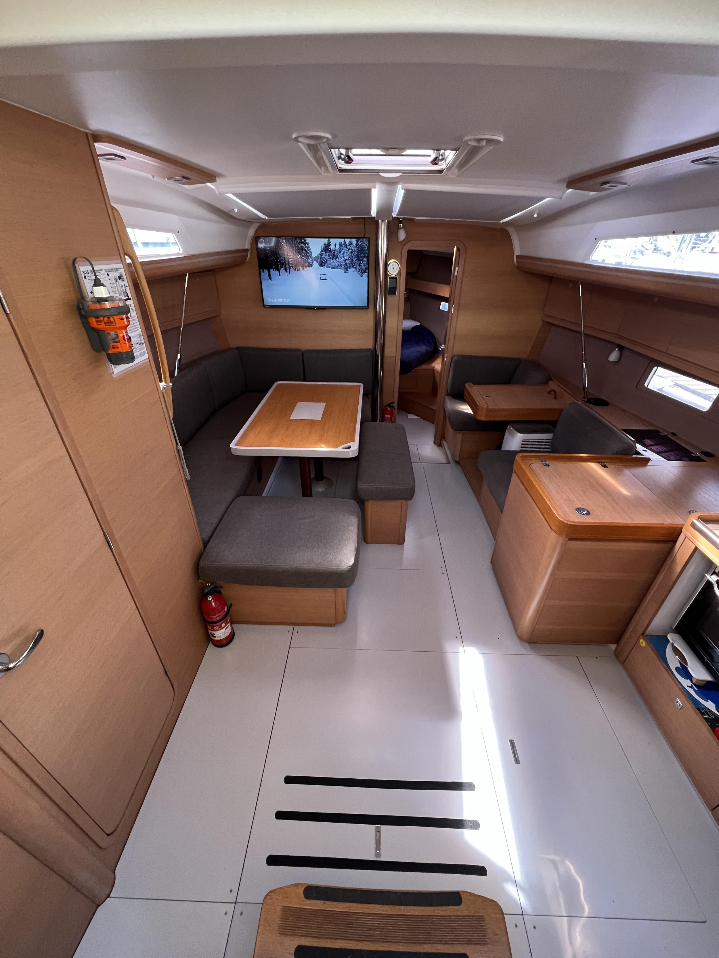 Photo #6 - Dufour 410 Grand Large (Keylam) in Ayamonte - 21769