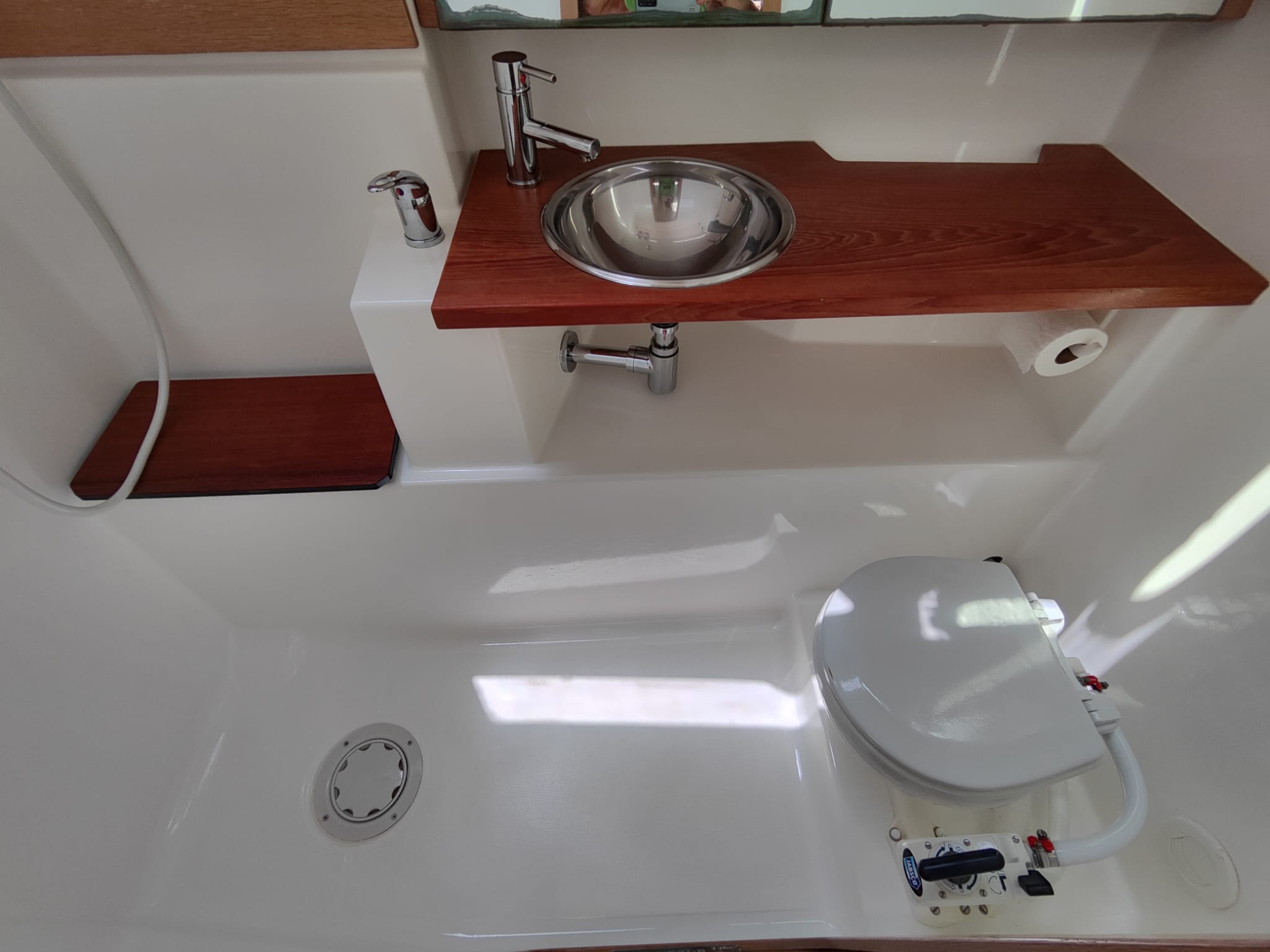 Photo #8 - Dufour 410 Grand Large (Keylam) in Ayamonte - 21769