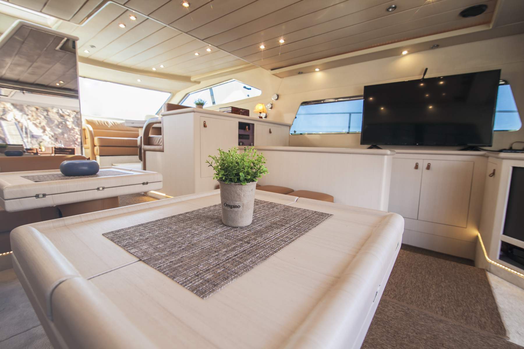 Photo #32 - Ferretti 58/64ft (Ferretti) en Mykonos - 12523