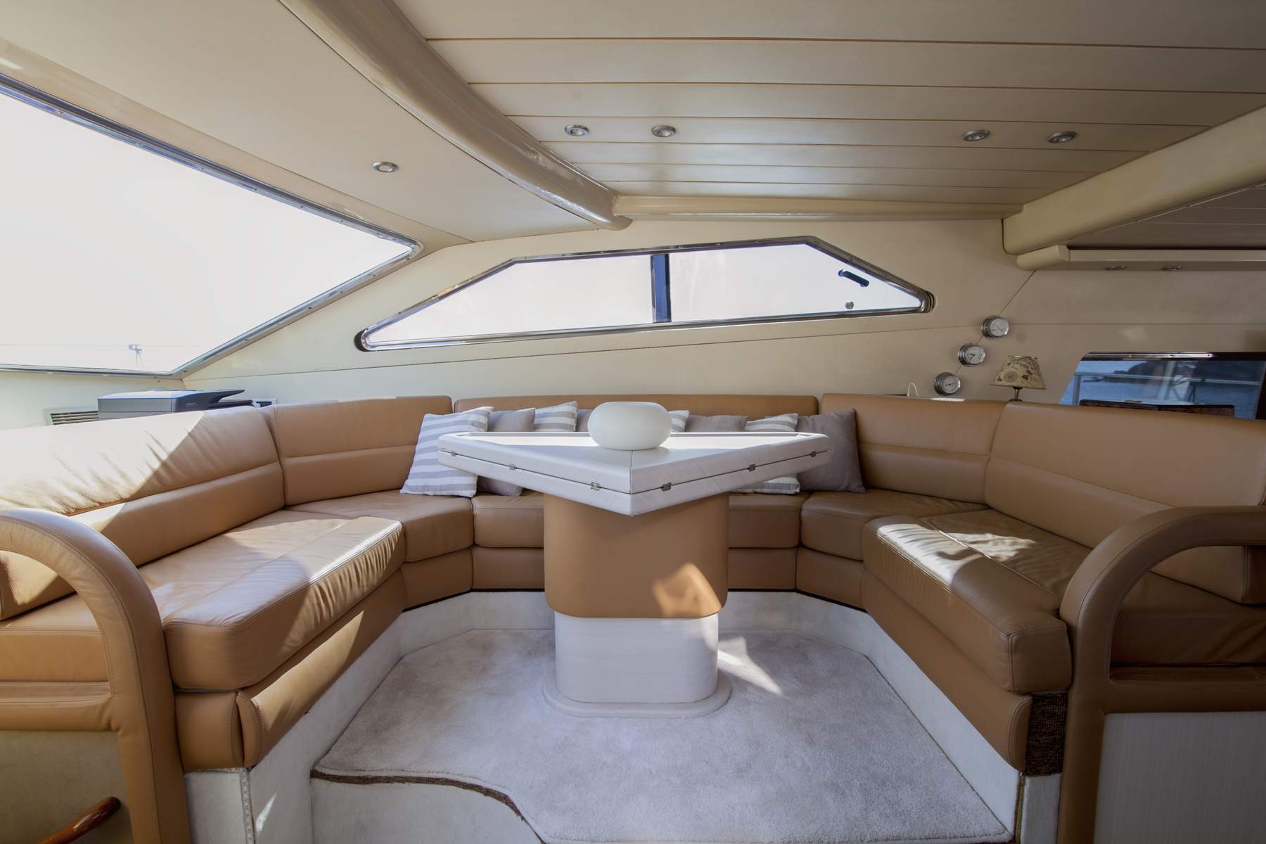 Photo #8 - Ferretti 58/64ft (Ferretti) en Mykonos - 12523