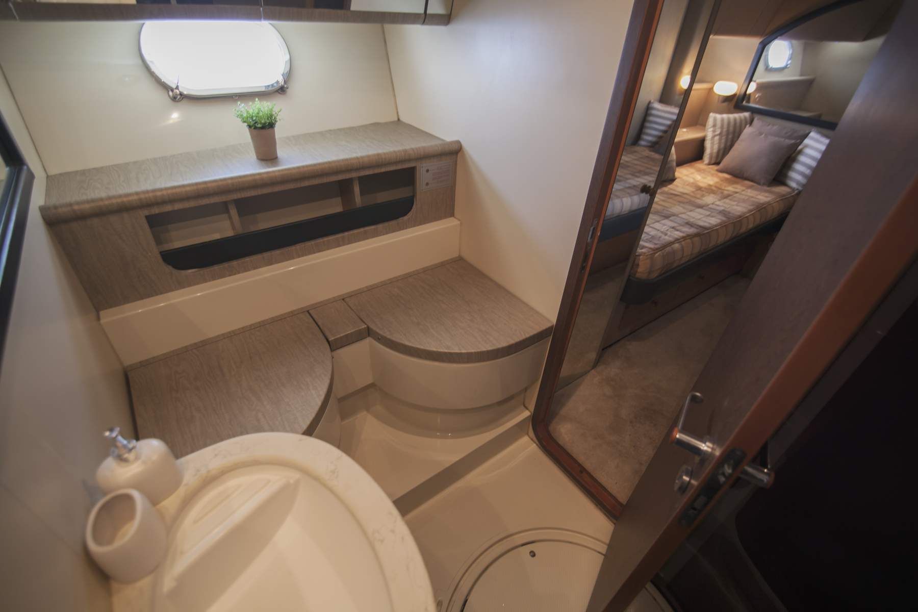 Photo #7 - Ferretti 58/64ft (Ferretti) en Mykonos - 12523
