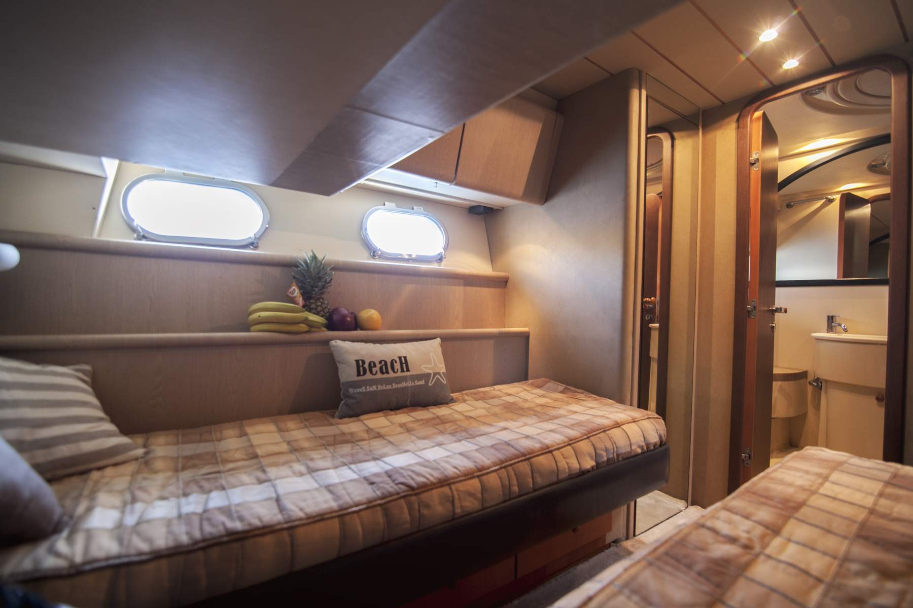 Photo #10 - Ferretti 58/64ft (Ferretti) en Mykonos - 12523
