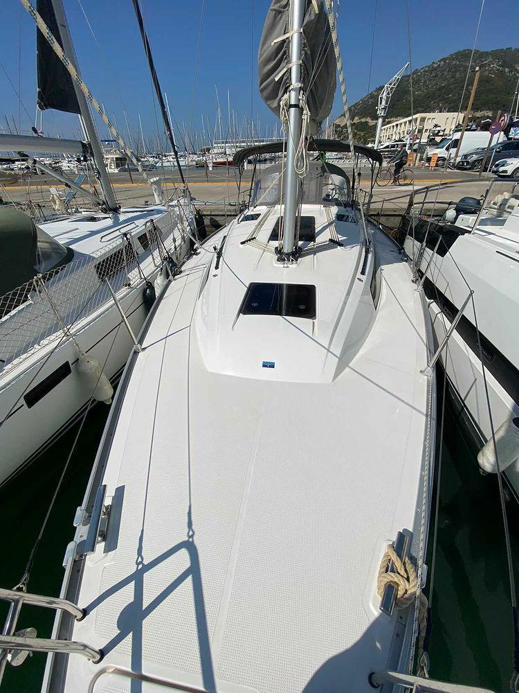 Photo #6 - Bavaria 37 Cruiser (Nabiga) in Valencia - 21897
