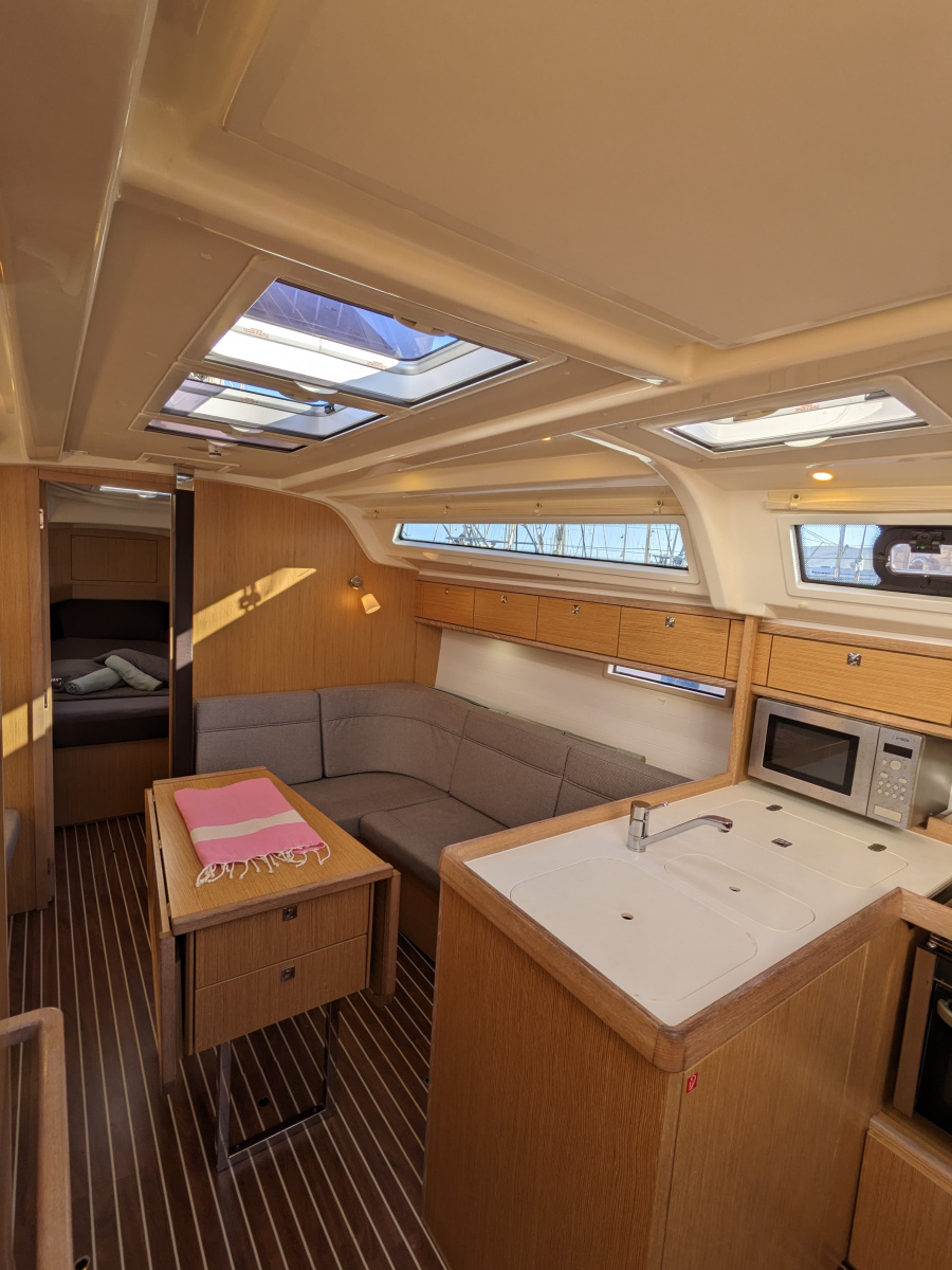 Photo #26 - Bavaria 37 Cruiser (Nabiga) in Valencia - 21897