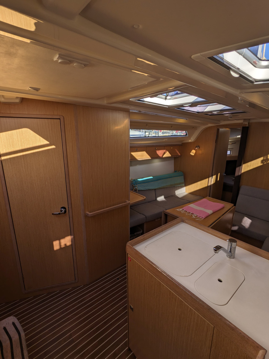 Photo #27 - Bavaria 37 Cruiser (Nabiga) in Valencia - 21897